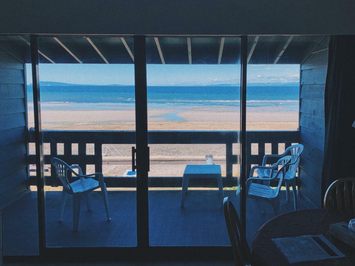 Sand Pebbles Inn 퀄리컴비치 외부 사진